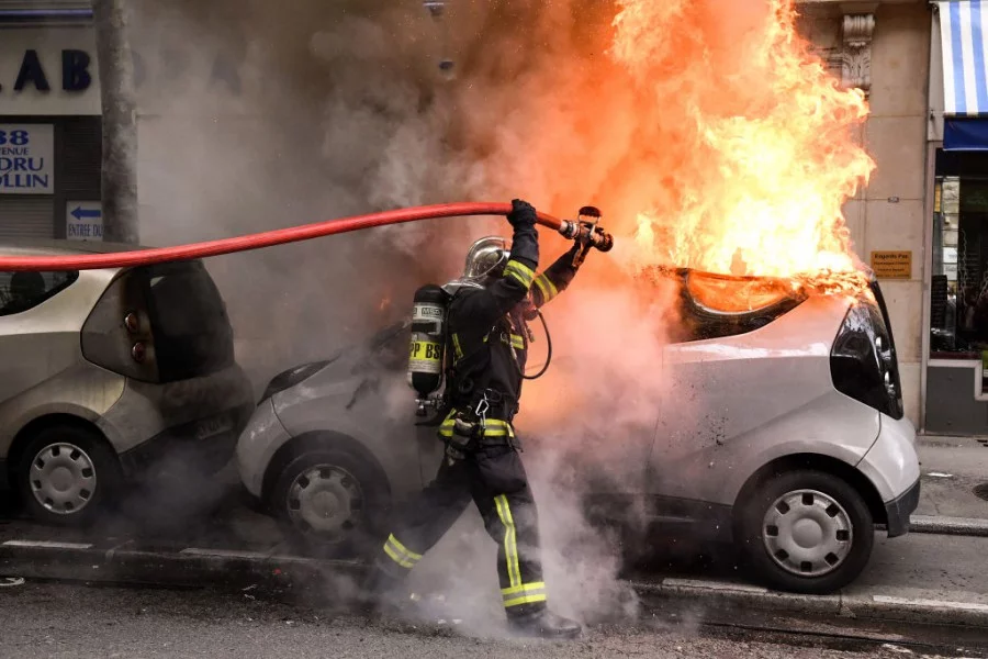 109 души са арестувани след демонстрации в Париж. Снимки: Getty Images/Guliver