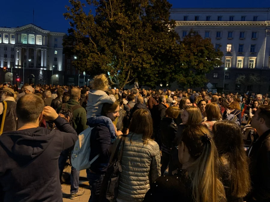 Протест пред Президенството срещу избора на Иван Гешев за главен прокурор. Снимки: Actualno.com