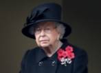 Кралица Елизабет II сложи маска