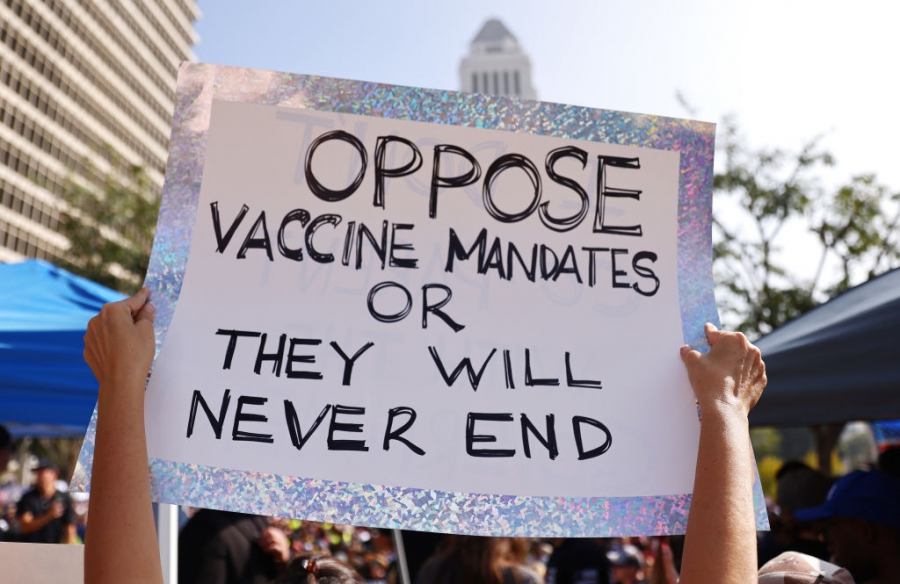 Протести срещу планираните задължителни ваксини срещу Covid