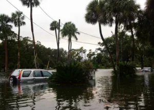 Ураганът Иън връхлетя крайбрежието на Флорида и причини огромни щети