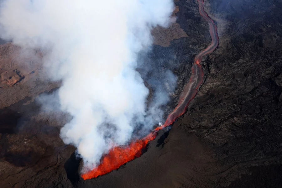 На Хавайските острови изригна вулканът Маноа Лоа. Снимки: Getty images