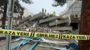 Стотици загинали и тежки разрушения след земетресението в Турция