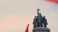 Атака с яйца срещу Столична община заради паметника на Съветската армия