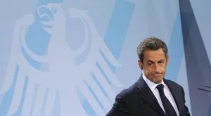 Саркози: Кризата продължава и през 2012