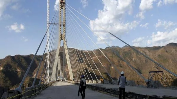 Откриха най-високия мост в света