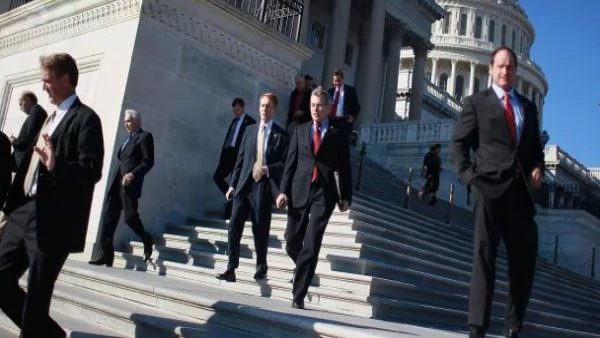 САЩ надделяват над безработицата