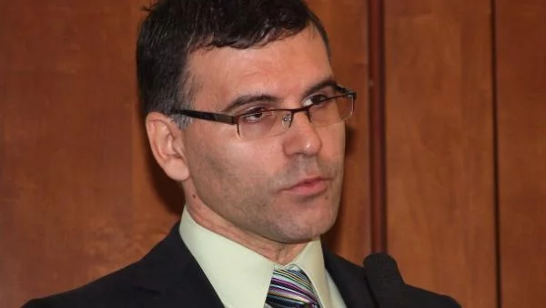 Дянков: Прехвърляме осигуряването върху чиновниците за повече прозрачност