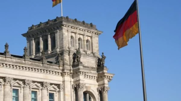 Малка рейтингова агенция смъкна рейтинга на Германия