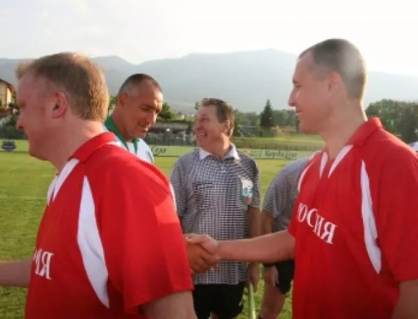 Играе ли футбол Борисов с престъпници?