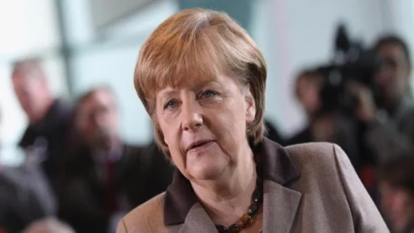 Меркел призова за политически съюз