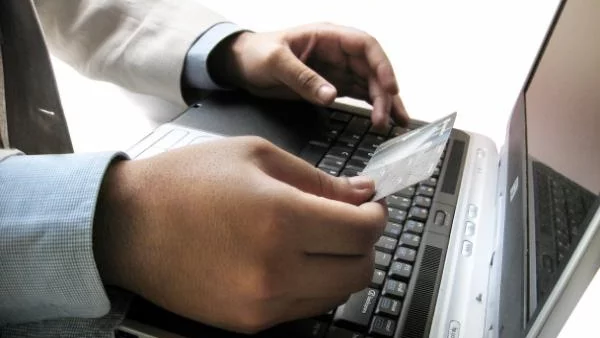 Защитени ли сме, когато плащаме с кредитна карта?