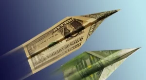 Еврото се отдръпва от 6-седмичния връх срещу долара