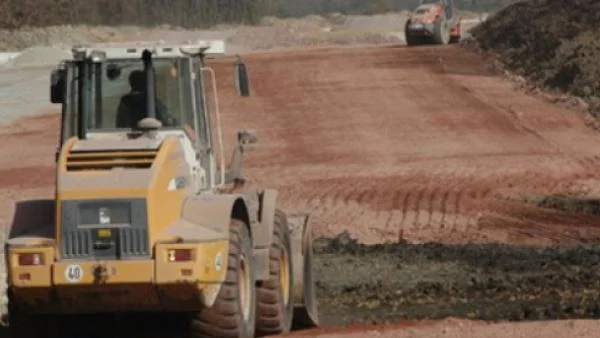 Строителството на Струма върви по план