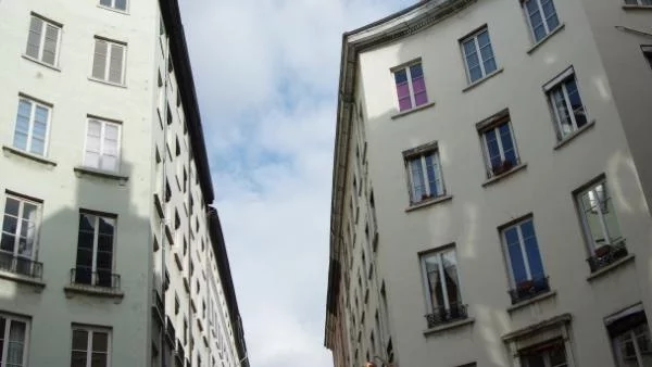 С 8% са поевтинели жилищата през 2011