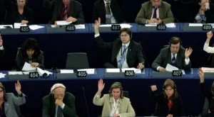 ЕП иска фокус върху ръста