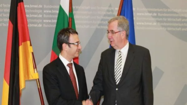 Чакаме немски инвестиции в автокомпоненти и ИТ