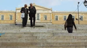 Гърция очаква одобрение на втория пакет в понеделник