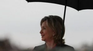 Обрат за шистовия газ след посещението на Хилъри?