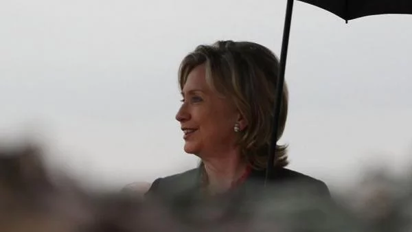 Обрат за шистовия газ след посещението на Хилъри?