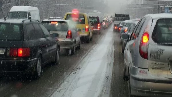 Синдикатите искат мерки срещу дългото пътуване до работа