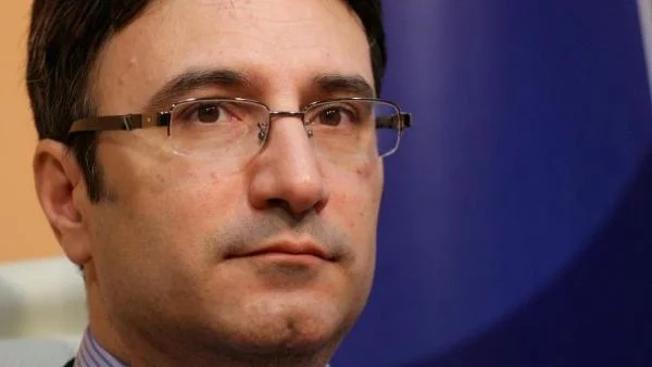 Трайков поема контрол над язовирите