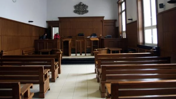 ЕК: Корупцията и пропуските в съдебната система остават