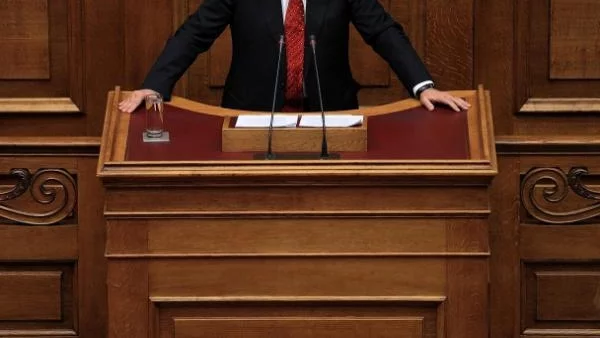 Пенсиите препънаха преговорите в Гърция