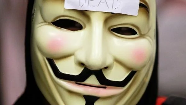 Анонимните заплашиха да спрат интернет в целия свят 