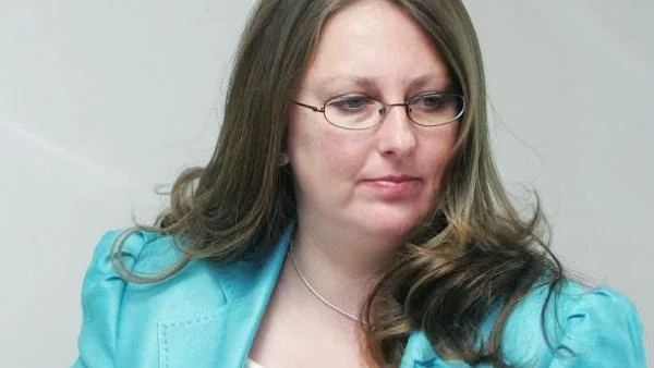 И шефката на Агенцията по вписванията падна