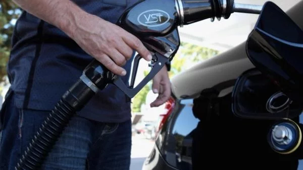 С още 25 ст. поскъпват горивата през март