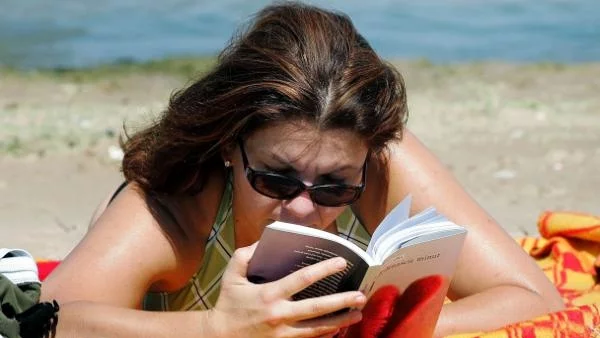 Властите в Ница забраниха пушенето на плажа