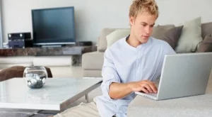 Лаптопите изместиха телевизорите като най-търсен продукт
