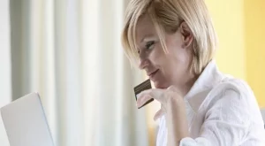 Всеки трети е повлиян от онлайн рекламата