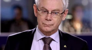 Ромпой остава начело на ЕС