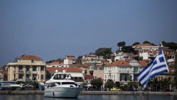 S&P свали рейтинга на Гърция до селективен дефолт