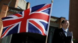 Островът затяга правилата за работнически визи