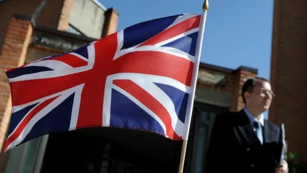 Островът затяга правилата за работнически визи