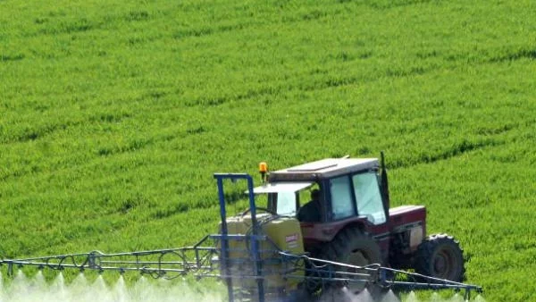 Ново поколение машини пестят гориво и време на полето

 

