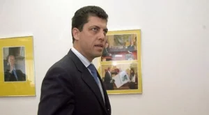 2012/03/05/0124645001380584104