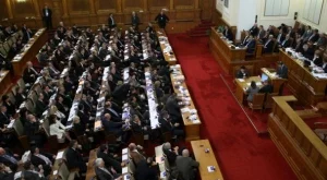 Политиците върнаха бонусите