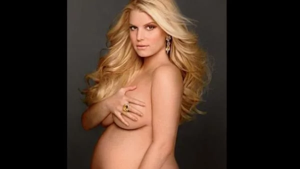 Джесика Симпсън – бременна и гола
