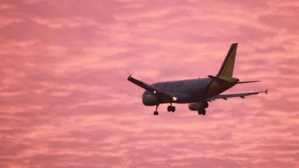 Авиопревозвачите скочиха срещу данък въглеродни емисии