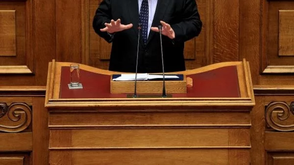 Гръцкият финансов министър подаде оставка