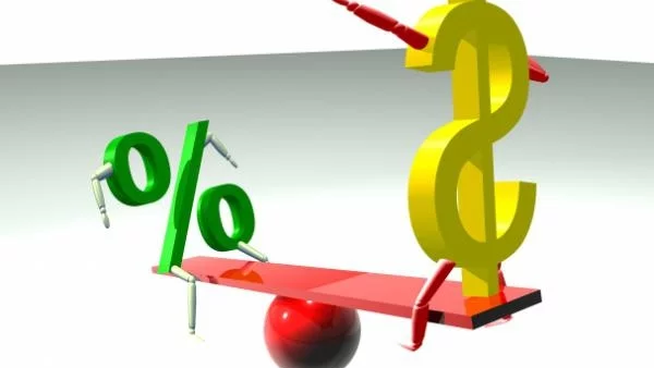 Доларът поразява наред