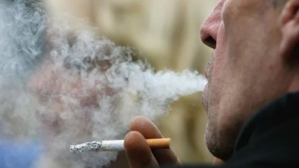 САЩ подемат война срещу цигарите