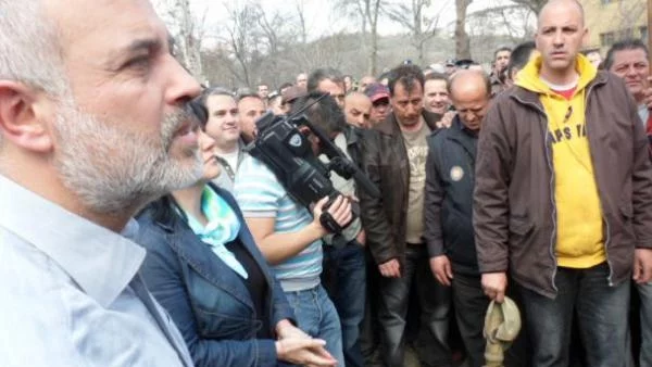 Тотю Младенов: Захариев разиграва цялата държава