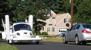 Първи успешен тестов полет на летяща кола