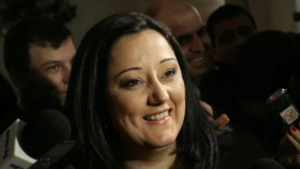 Павлова: Във всяка точка на страната се строи