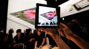 Apple прави умалена версия на iPad 